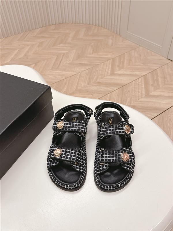 2025112818443815 280